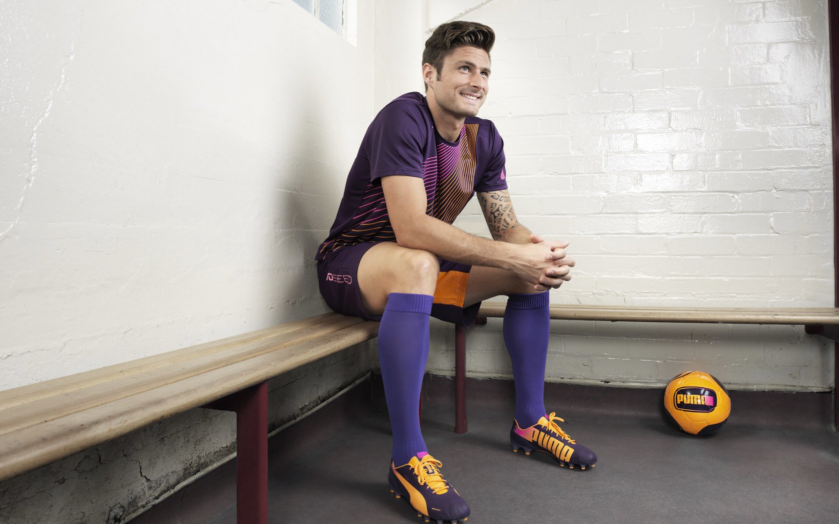 从CBA到世界排名战，当国王狂胜广东，保罗在另一战场接管比赛