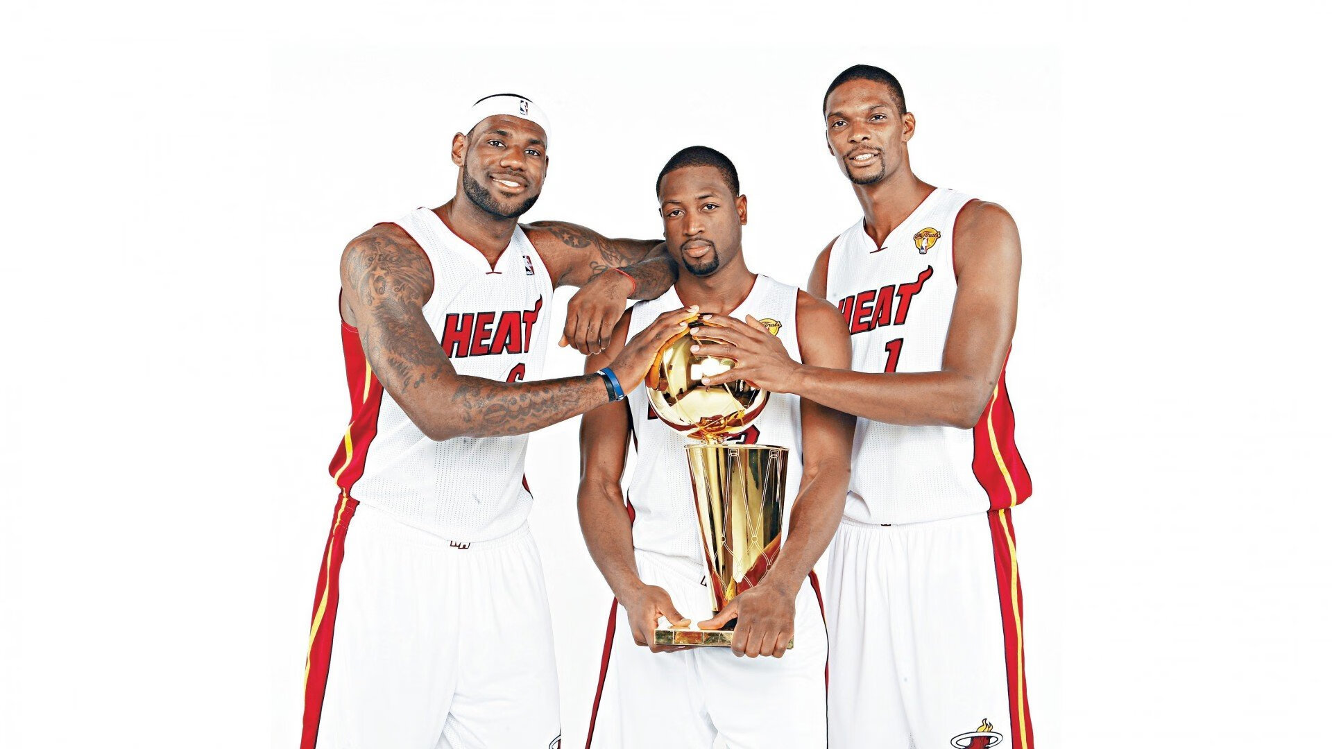 当新疆烈焰燃爆NBA赛场，拉文如何在一夜之间成为东西方篮球的唯一桥梁
